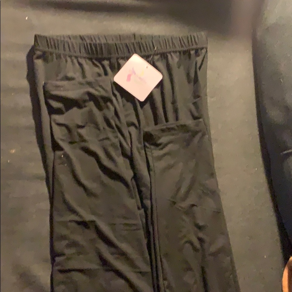 4/$30 🛍NWT Abby+ Anna black OS leggings